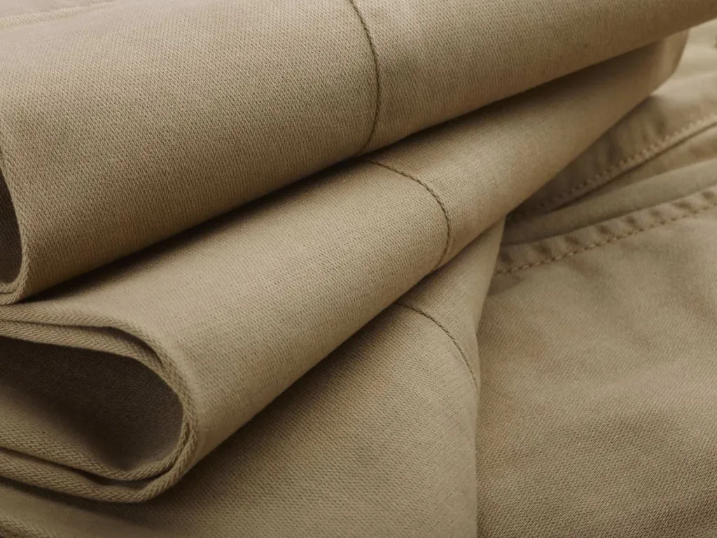 photographe zoom textile twill léger coton grenatphotographe zoom textile twill léger coton beige