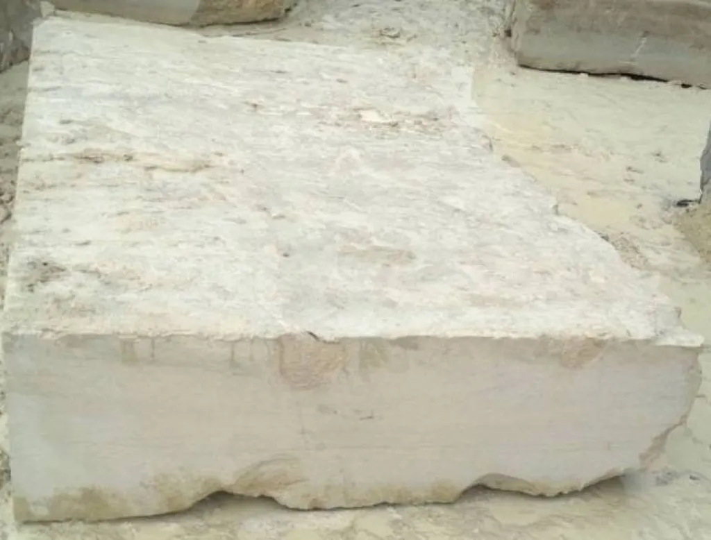 Carrière pierre naturelle en Dordogne