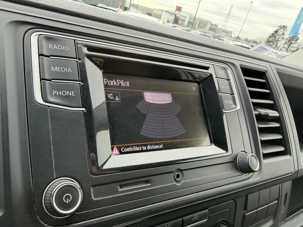 Vente utilitaire occasion Volkswagen Transporter Business Line diesel à prix attractif chez Caudebec Automobiles proche du Havre et de Rouen