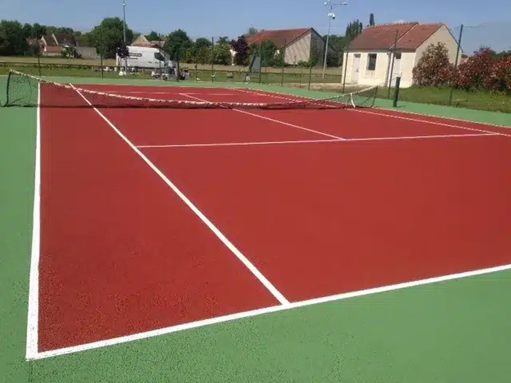 Réalisation et construction de terrain de tennis à Aix-en-Provence et dans les Bouches-du-Rhône : faites confiance à Service Tennis pour votre projet