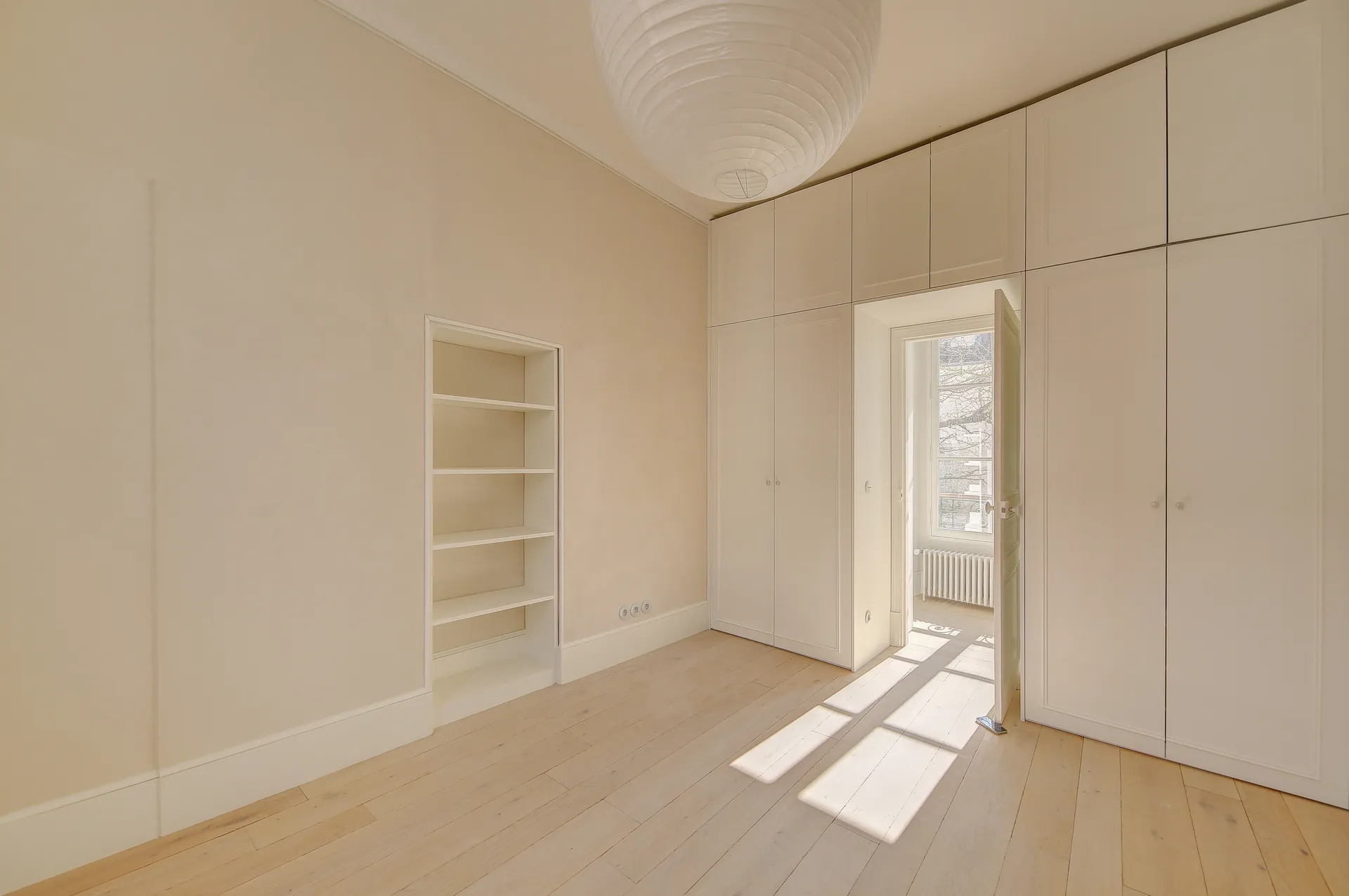 En exclusivité un appartement d'exception dans un Hôtel particulier avec jardin au coeur de Saint-Germain-en-Laye