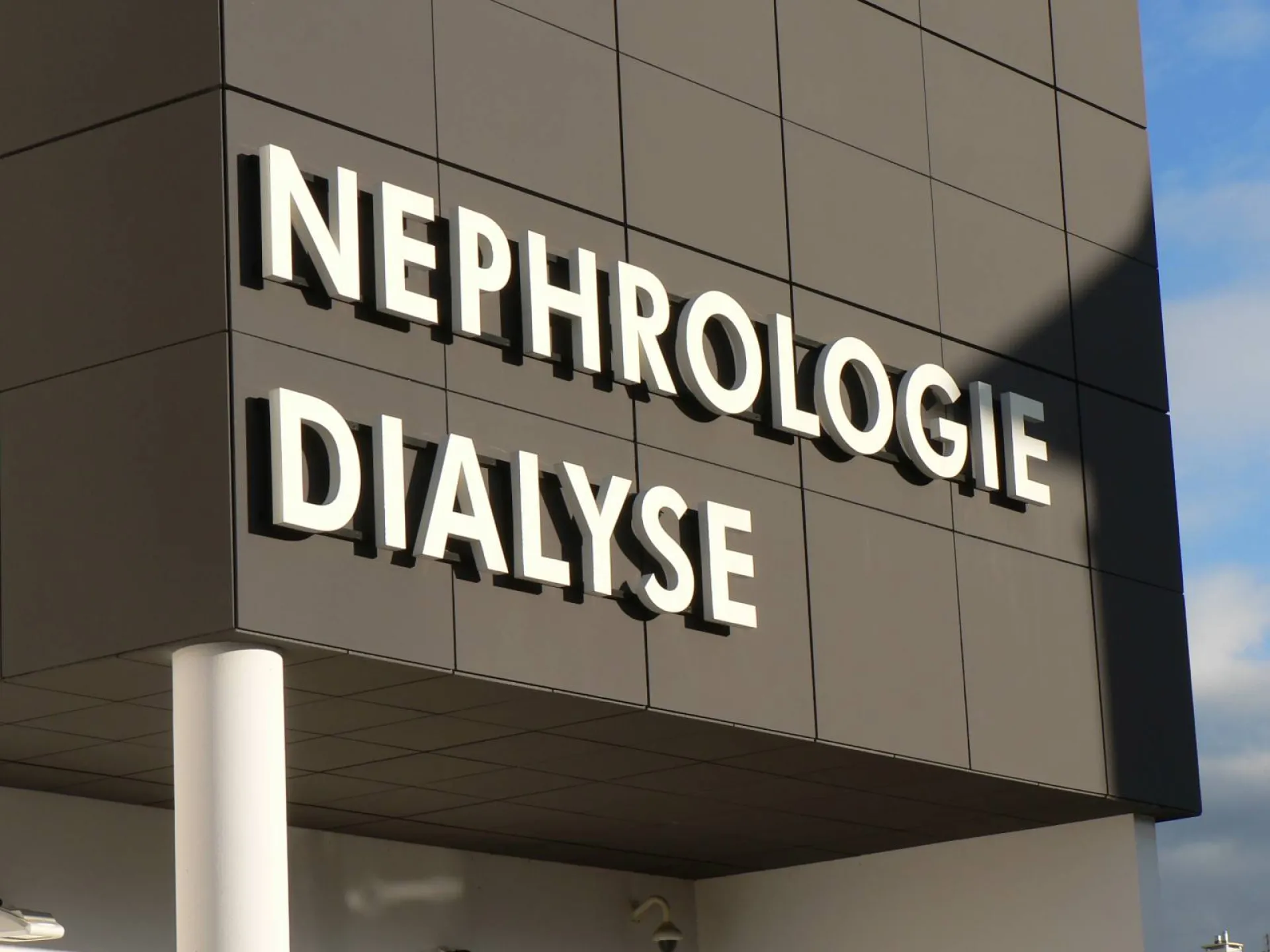 Enseigne lettres relief clinique charcot lyon