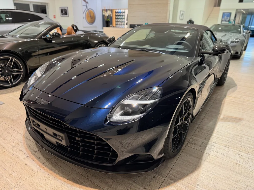 Aston Martin Vanquish Volante Pose de film PPF haut de gamme à Lyon Proche Tassin la demi lune 