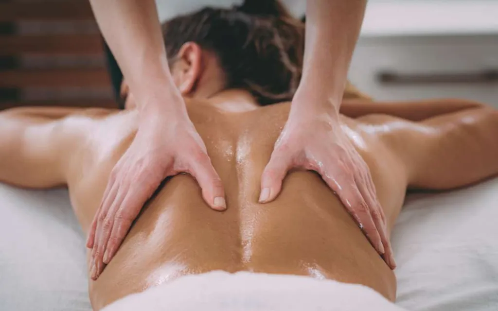 Massage corps bien-être naturel - Une parenthèse de détente et d’évasion dans notre institut Arcadia de Pessac