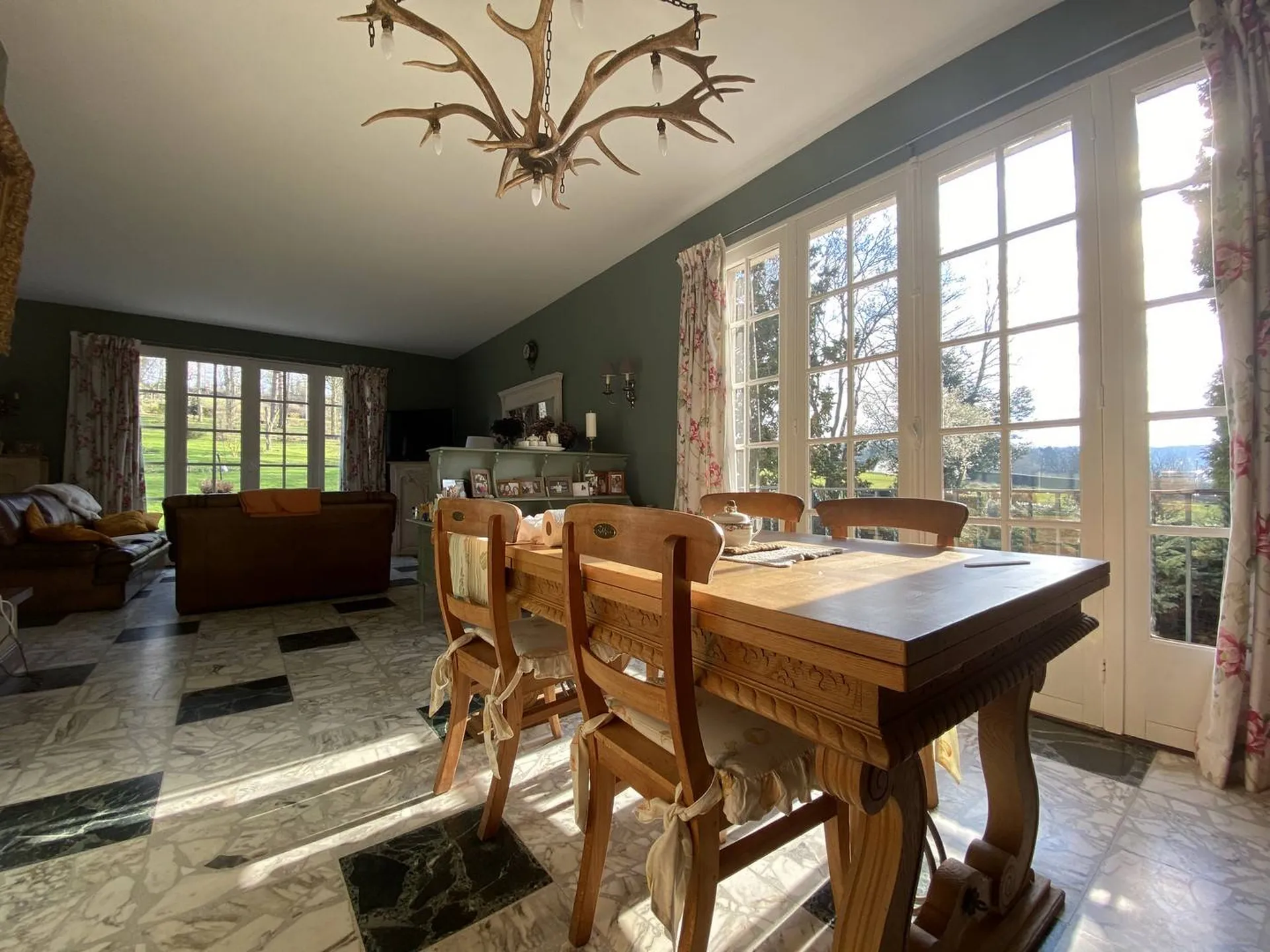 Achat propriété avec parc de 10 600m², avec de beaux volumes, 80 / 76.