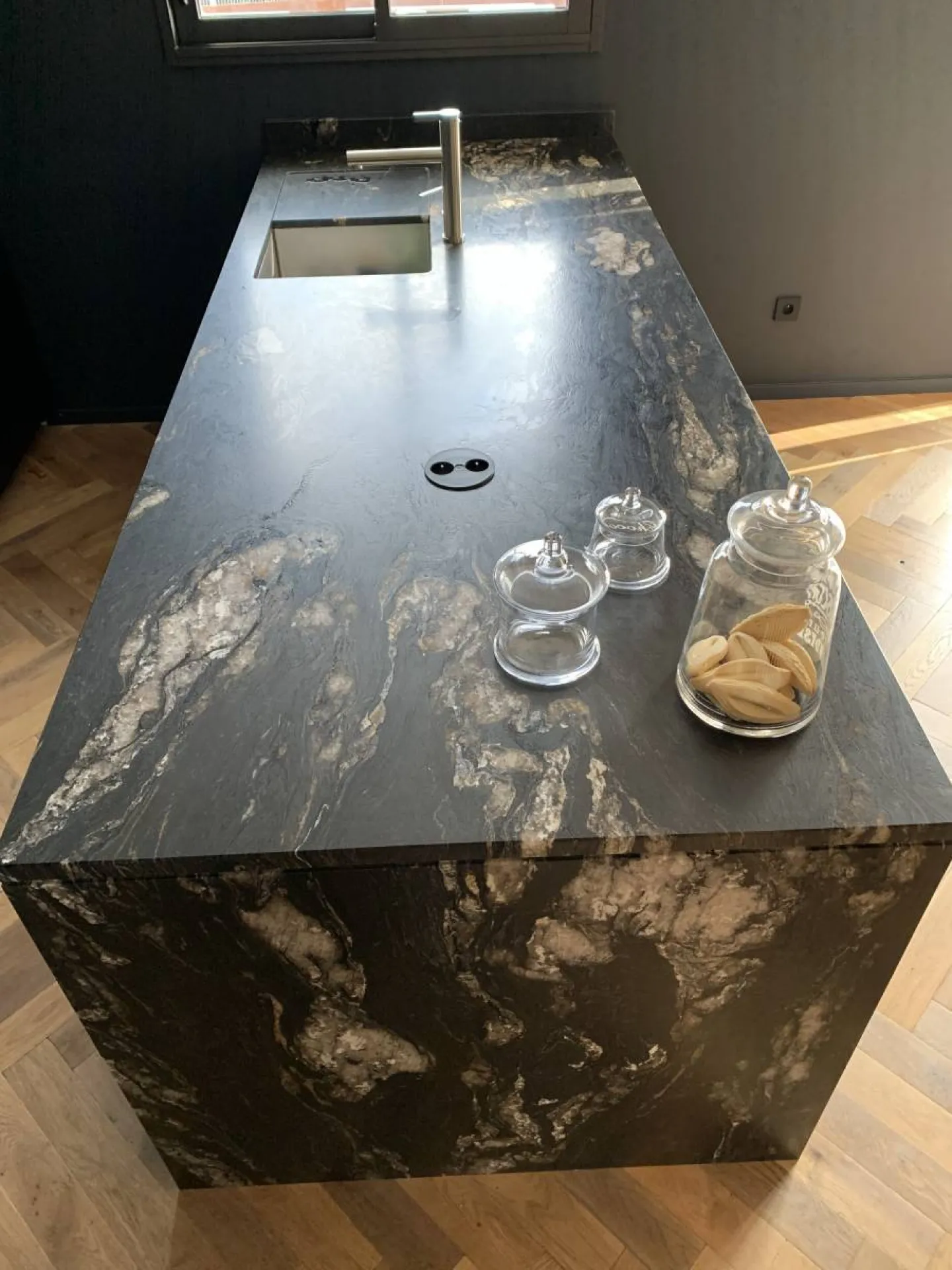 cuisine contemporaine avec îlot central