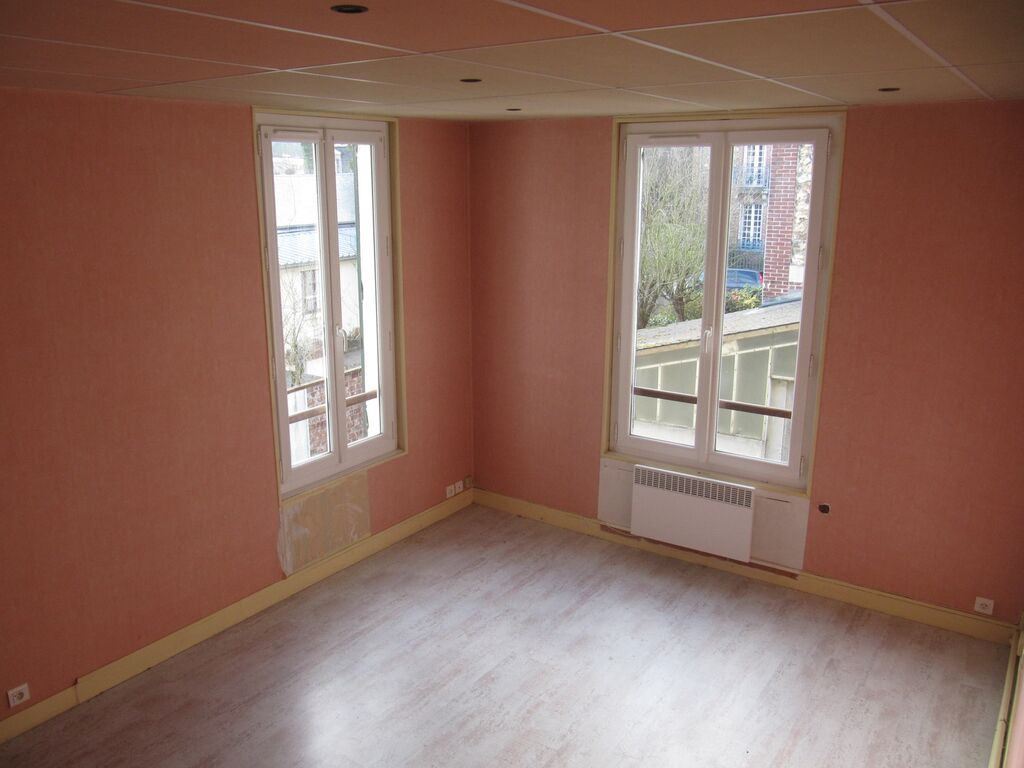 APPARTEMENT 4 pièces BERNAY Centre-ville