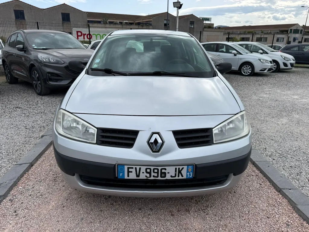 REnaut Mégane II 1.4 98CV 5 Portes