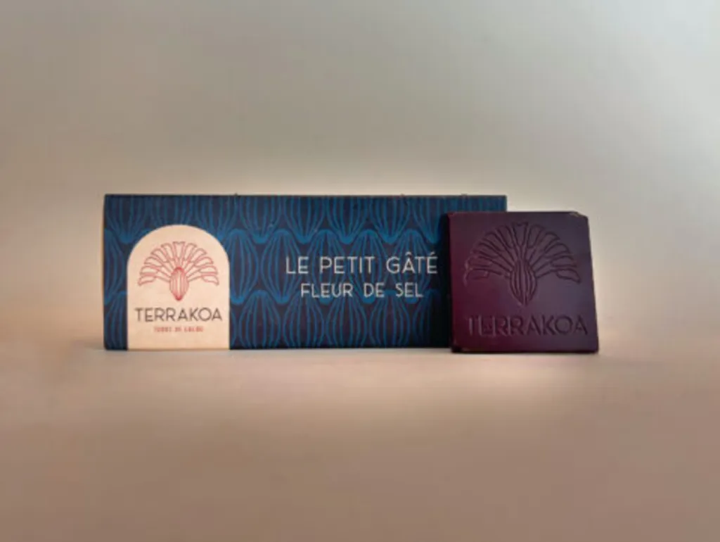 Napolitains Terrakoa, des carrés fins de chocolat noir et lait pour les instants café