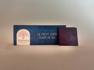 Napolitains Terrakoa, des carrés fins de chocolat noir et lait pour les instants café