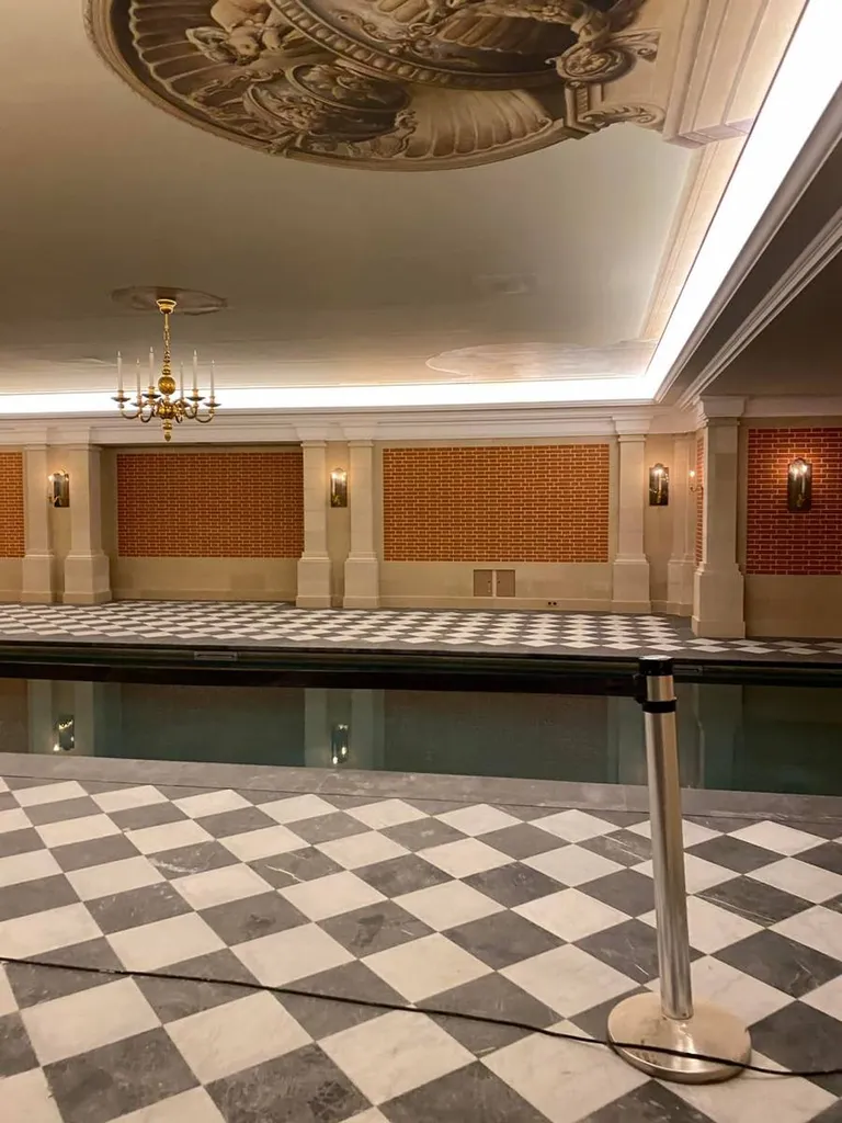 TERRE DU MONDE, RESTAURATION DE L'HOTEL 