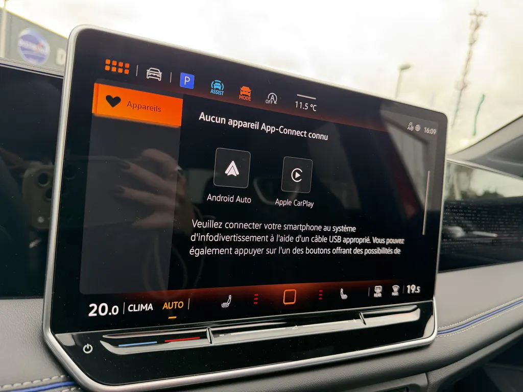 Volkswagen Tiguan d'occasion R-Line à vendre chez votre concessionnaire Caudebec Automobiles à proximité du Havre et d'Yvetot