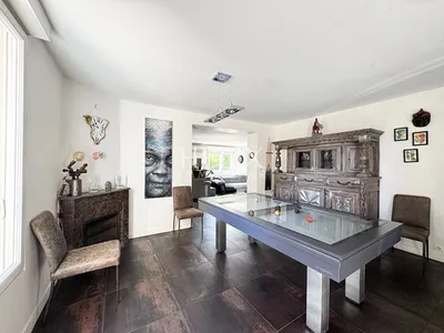 Orgeval, une jolie maison familiale 163,41M² habitable édifiée sur un terrain de 1057 M² à proximité du centre ville, des commerces, un cadre de vie alliant calme et tranquillité.