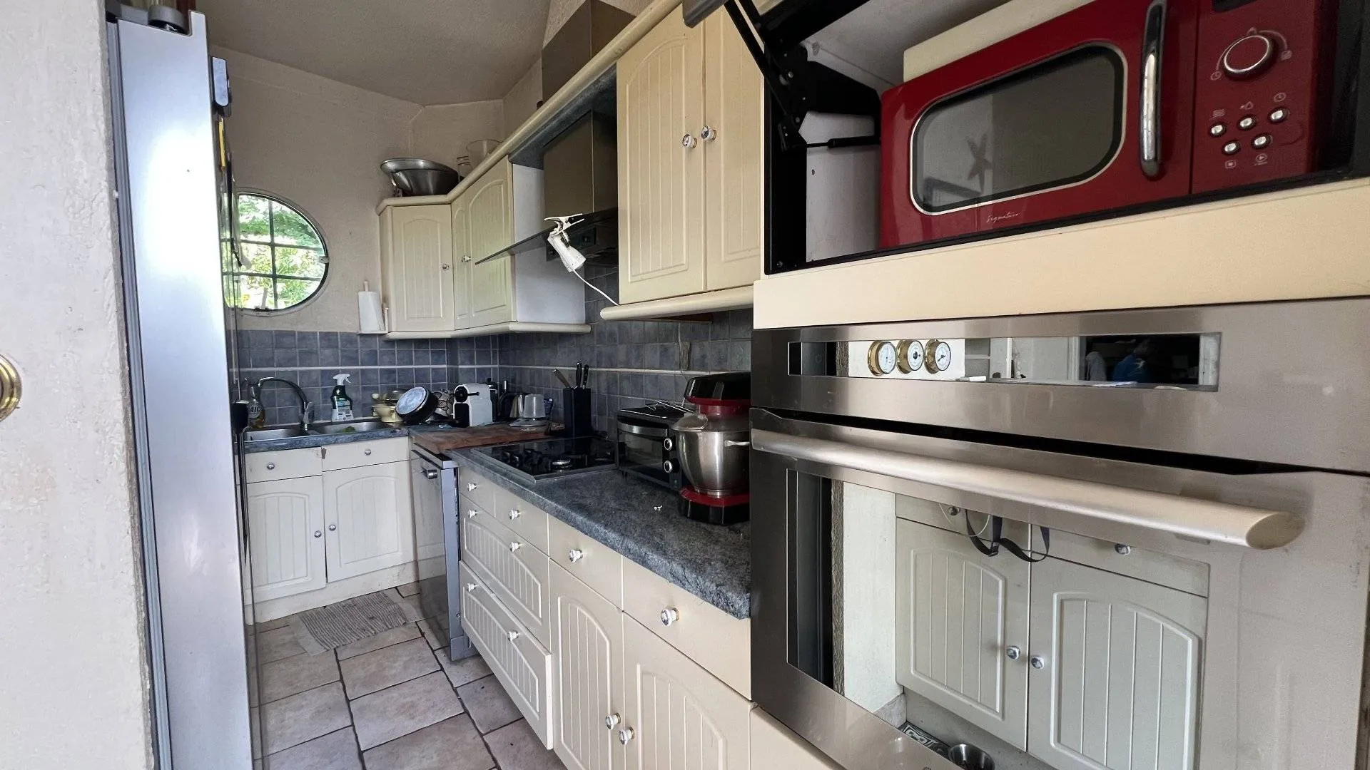 Maison d’architecte 131,5m² avec roof-top et vue panoramique mer, 4 gîtes, annexe à rénover, chalet et garages, idéale chambres d’hôtes au Tréport 76470.