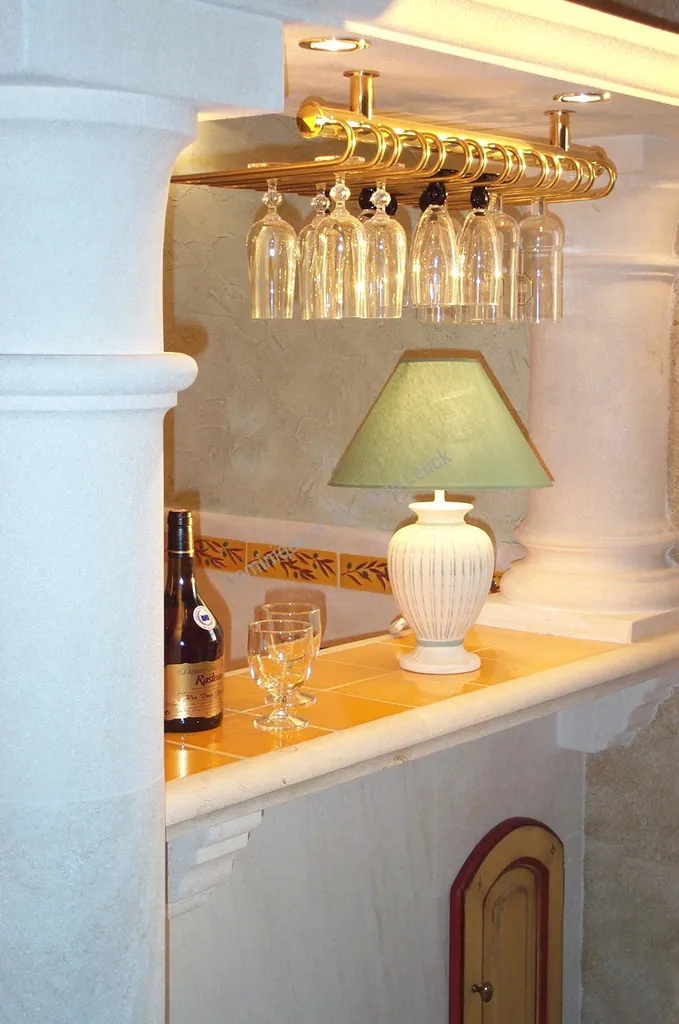 Cuisine en pierre blanche d'Estaillades