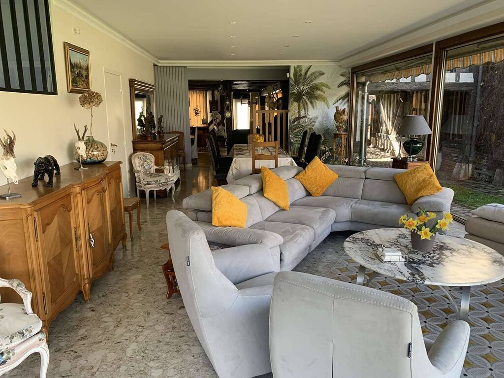 SUD PAYS D'AUGE (CALVADOS) MAISON DANS VILLAGE AVEC TOUS COMMERCES