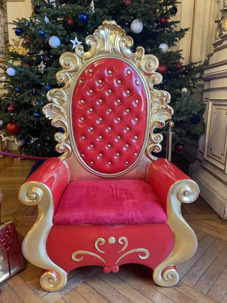 Trône du Père Noël : complétez la décoration de votre coin photos avec ce superbe trône du Père Noël à Lyon, Grenoble et Saint-Etienne