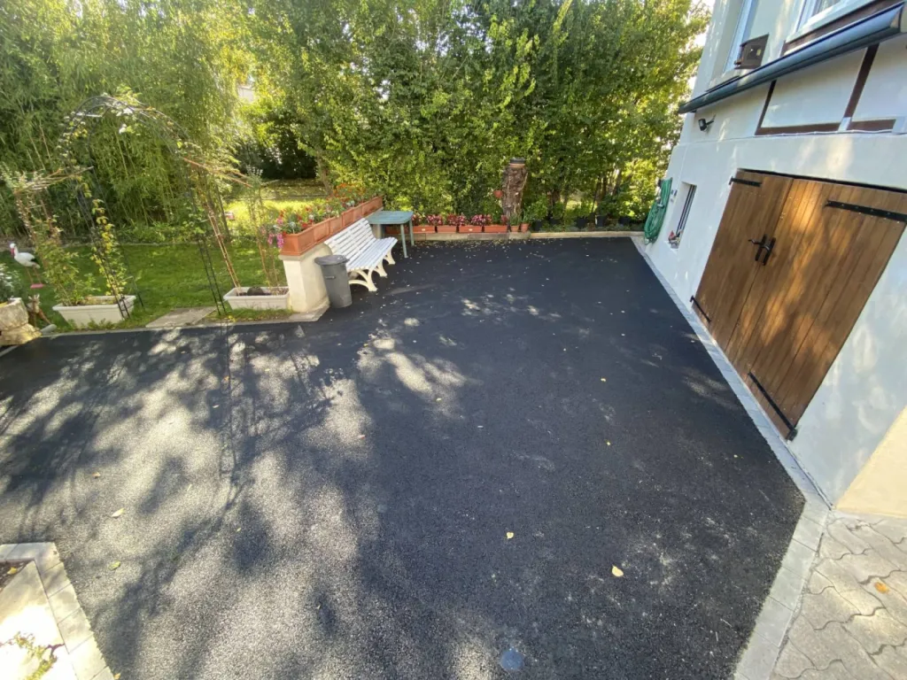 Allée en enrobé d'une maison à Strasbourg CLK 