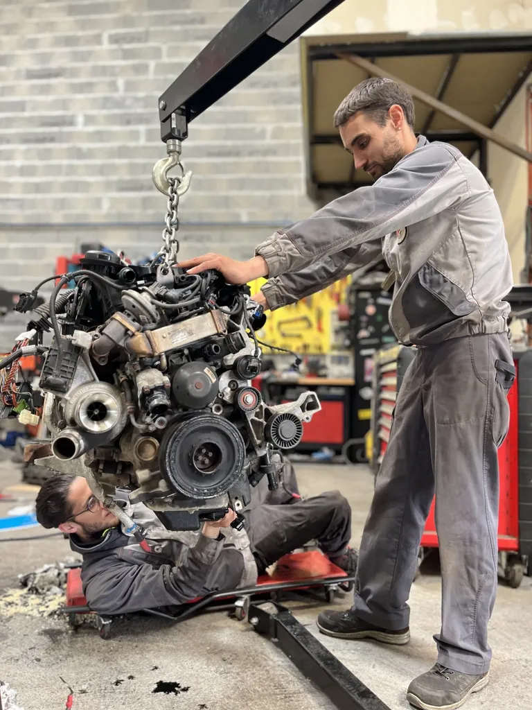Changement de la chaîne de distribution sur un moteur de BMW Saucats proche Mérignac