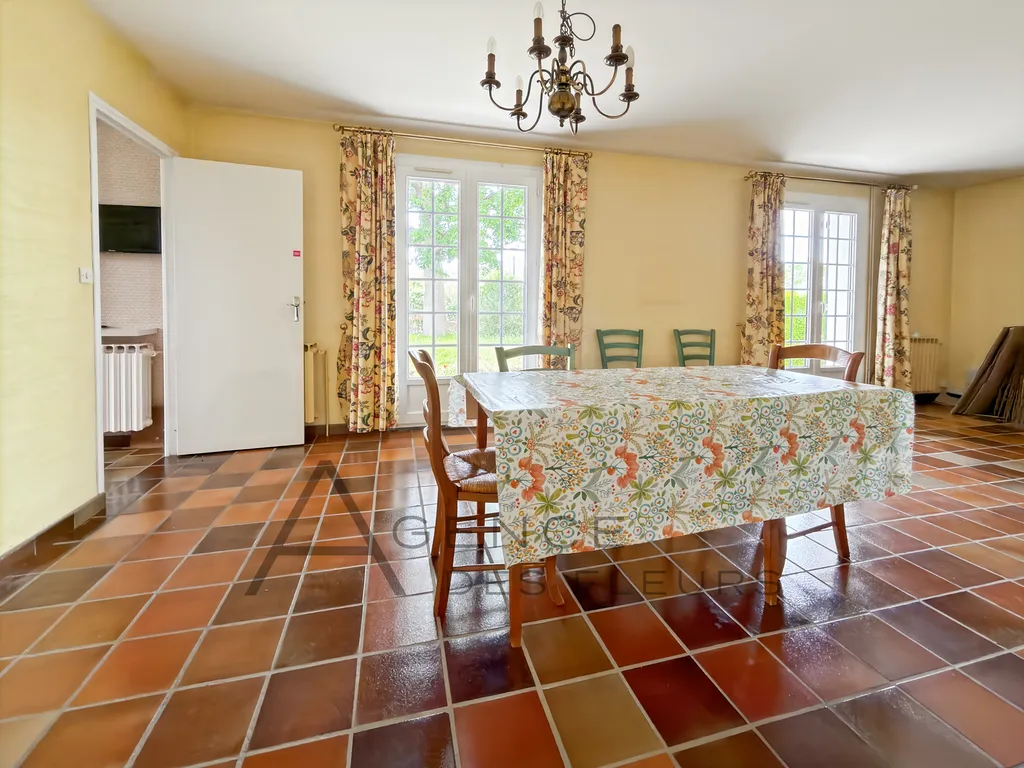A vendre maison de 106 m² édifiée sur 1047 m² de terrain sur la commune de SAINT-PIERRE-LES-ELBEUF 76320