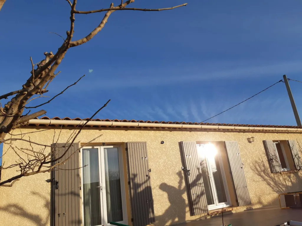 avant pose pergola protection solaire a toile enrourable salon de provence