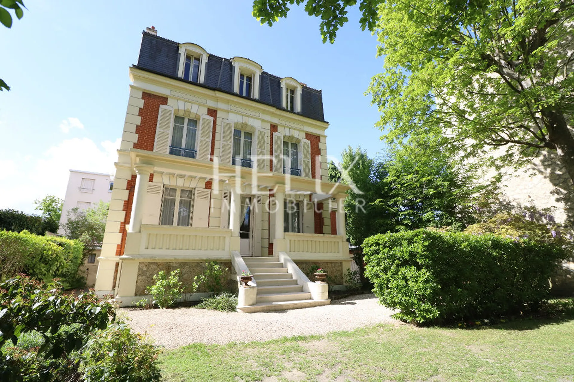 Magnifique maison Napoléon III 7 pièces de 214 M² à Le Vésinet Centre