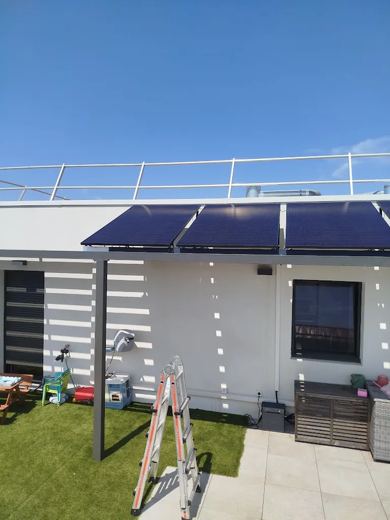 Mettre des panneaux photovoltaîques sur une pergola à Montpellier par infiny elec