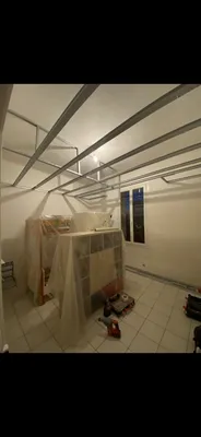 pose de faux plafonds dans appartement à La Londe