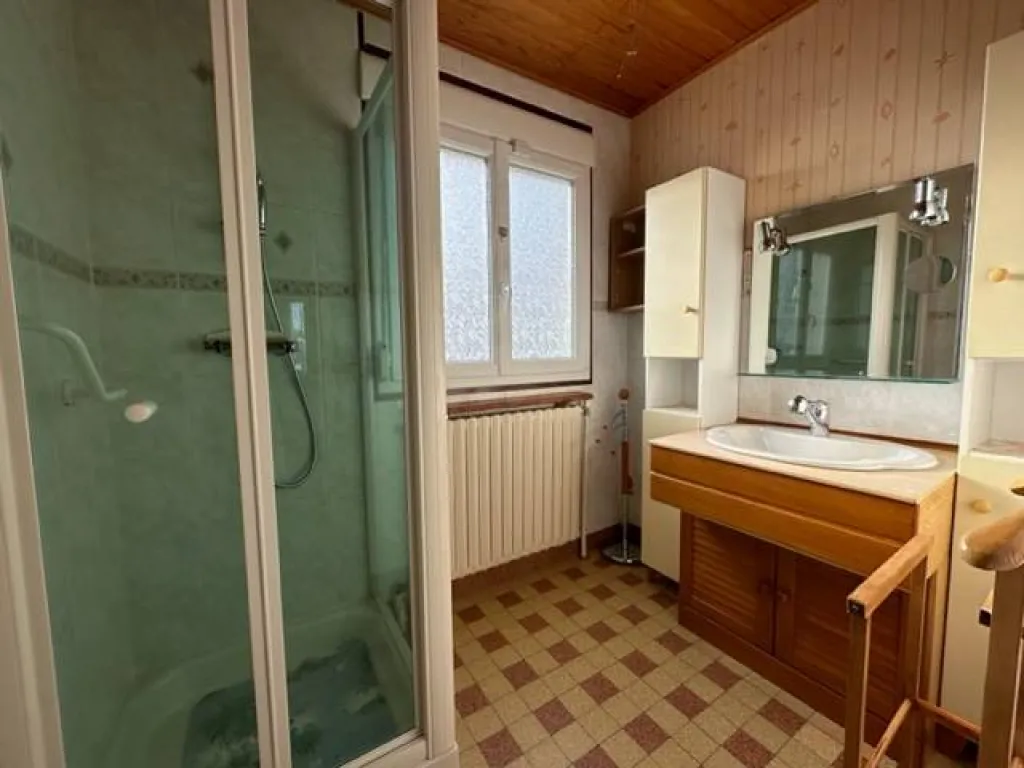 A vendre pavillon vivable de plain-pied de 100 m² sur un terrain de 686 m² sur la commune de SAINT PIERRE LES ELBEUF