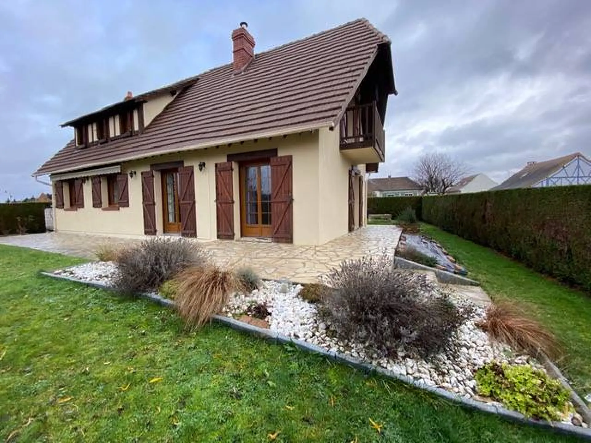 A acheter pavillon traditionnel de 102m² avec sous-sol complet sur la commune de SAINT PIERRE LES ELBEUF 76320