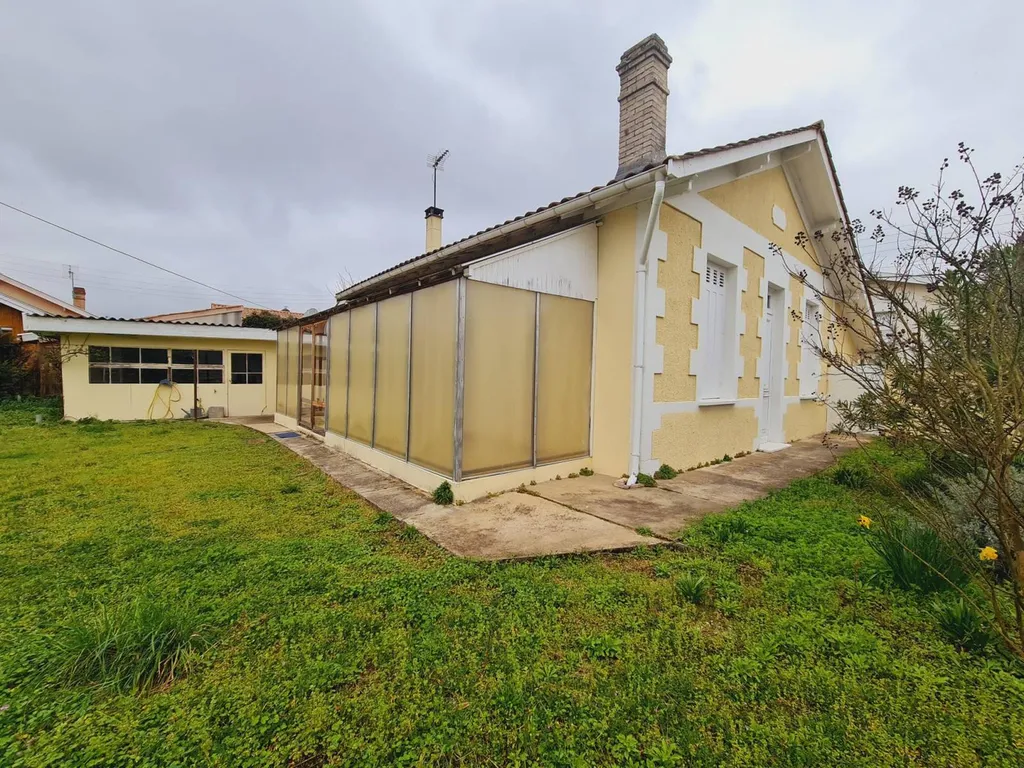 Bruges, limite Le Bouscat, maison à rénover 