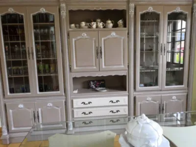 Spécialiste du décapage et relooking de meubles en bois massif Mallemort Les Finitions de Provence