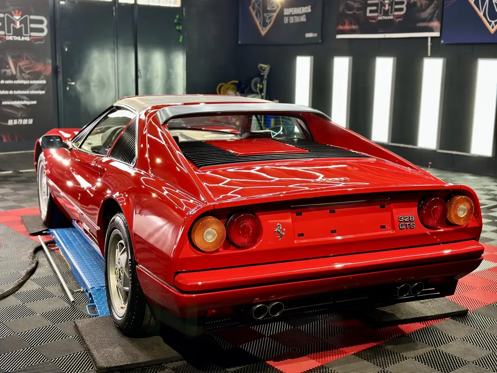 Traitement céramique lyon polissage carrosserie DETAILING Ferrari 328 GTS