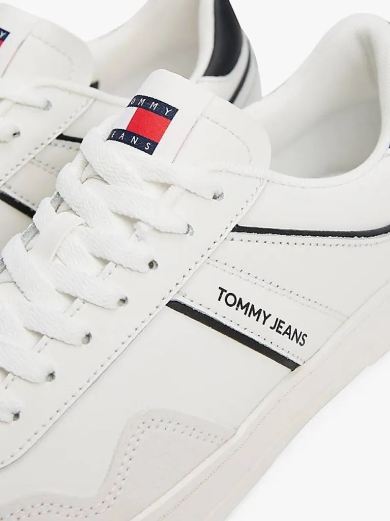 Baskets basses en daim multitextures Tommy Jeans chez Urban Chic à Dieppe