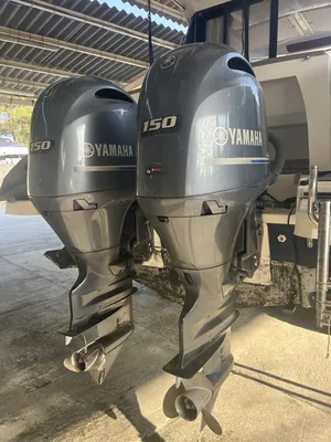 Vente d'un moteur Yamaha 150 CV hors-bord arbre XL d'occasion disponible à La Londe les Maures près de Hyères