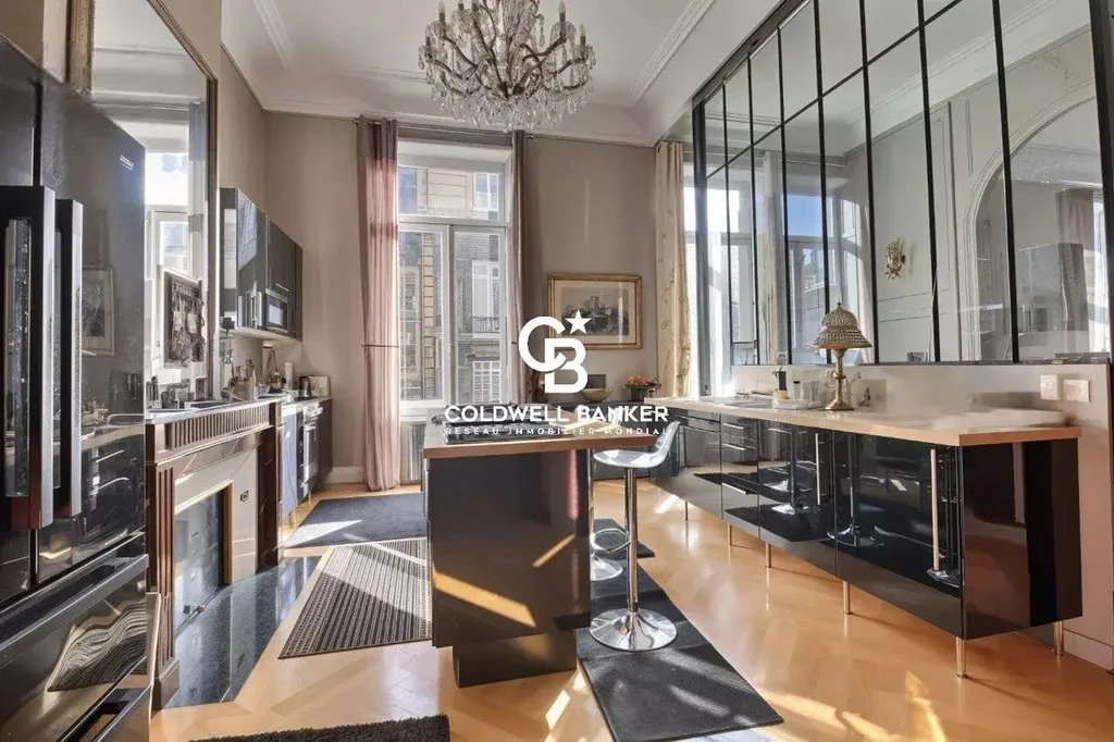 Appartement à vendre Bordeaux – jardin public, volumes remarquables et prestations anciennes