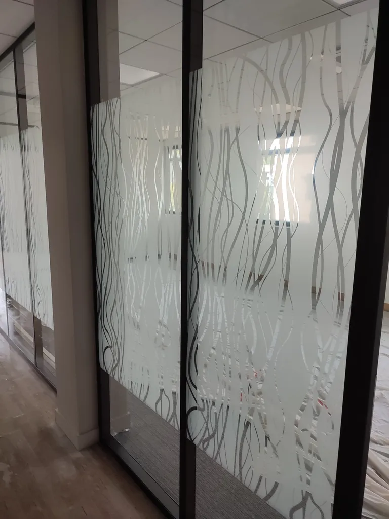 FILMS VITROPHANIE SUR BAIES VITRÉES ENTREPRISE 