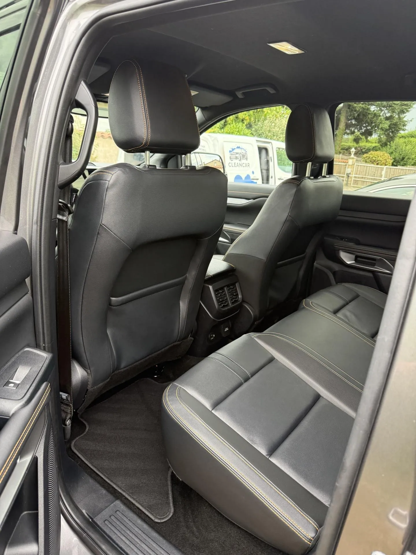 Nettoyage haut de gamme pour un Ford Ranger impeccable à Andrézieux Bouthéon