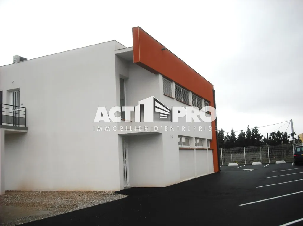 Bureaux à louer de 110m² en open space au Soler.