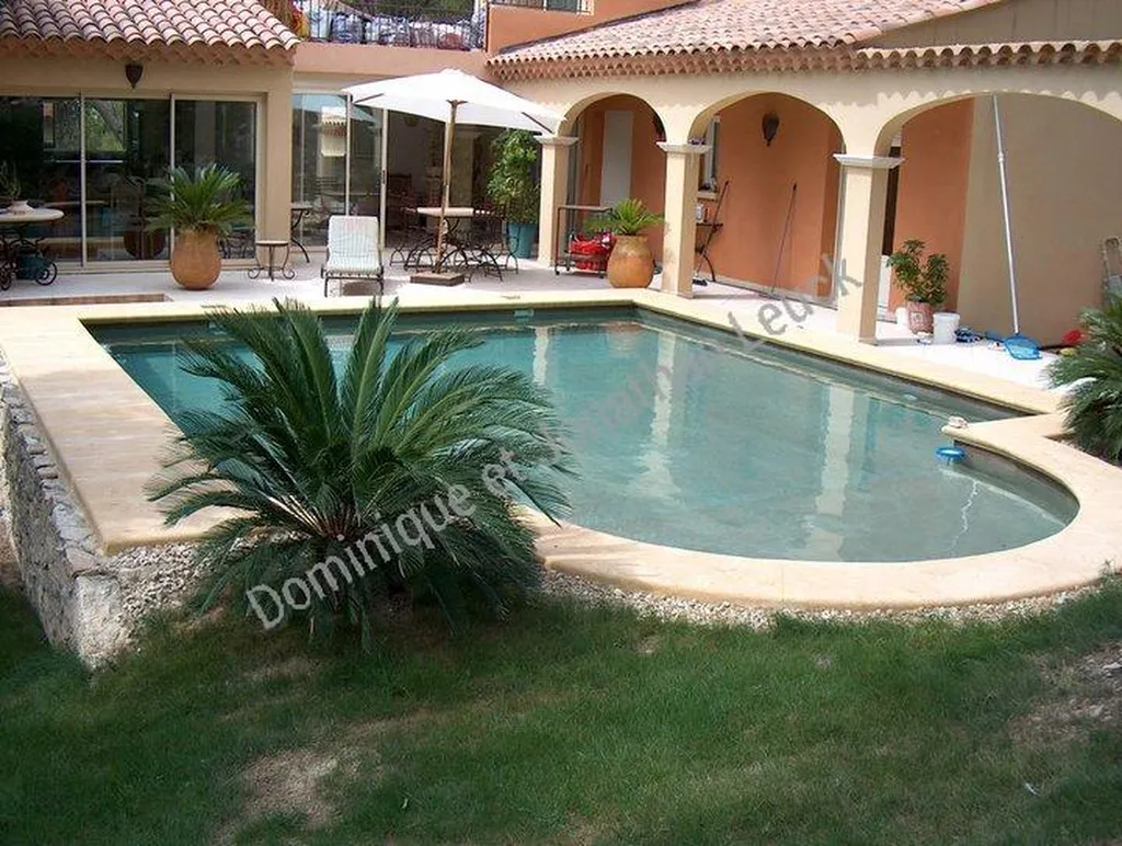 Piscine et Aménagement Extérieure proche de Saint Etienne du Grès à deux pas de Saint Remy de Provence