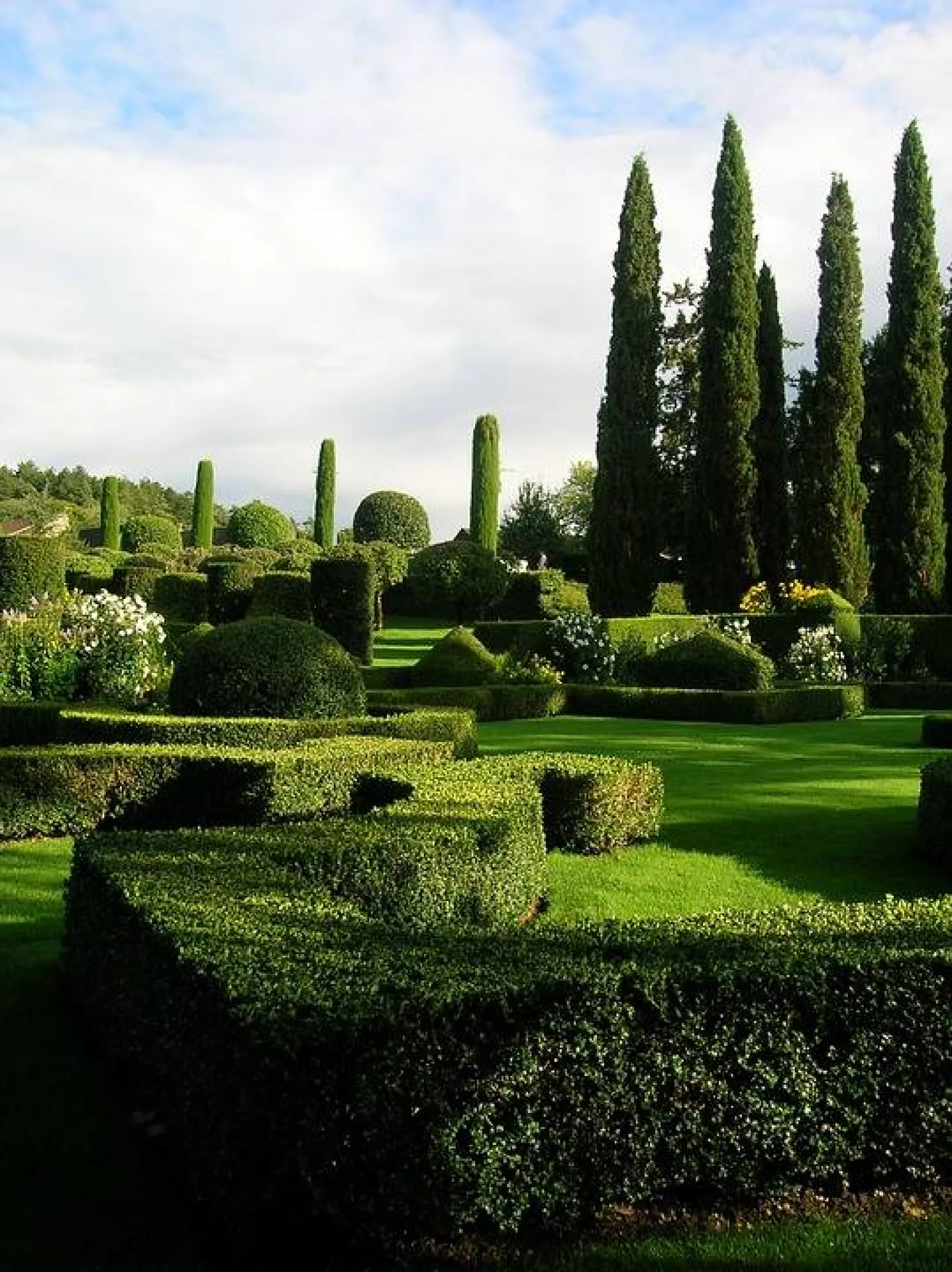 Jardinier paysagiste Avignon pour création de jardins dans le 84, 13 et 30