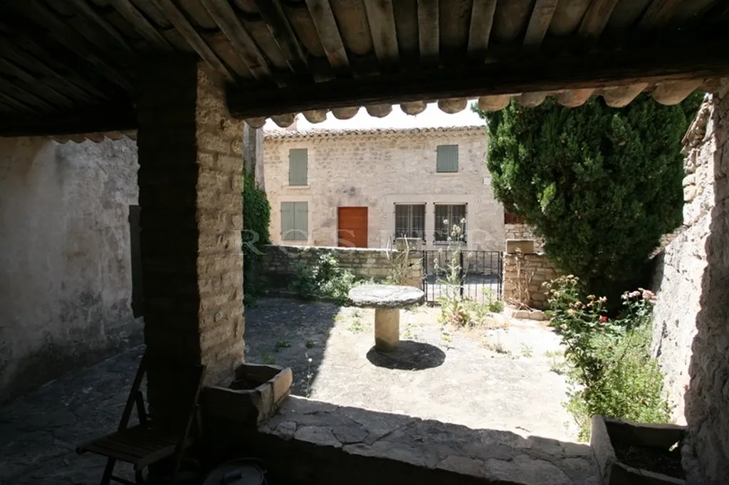 A vendre, Luberon, maison de village avec cour et jardinet