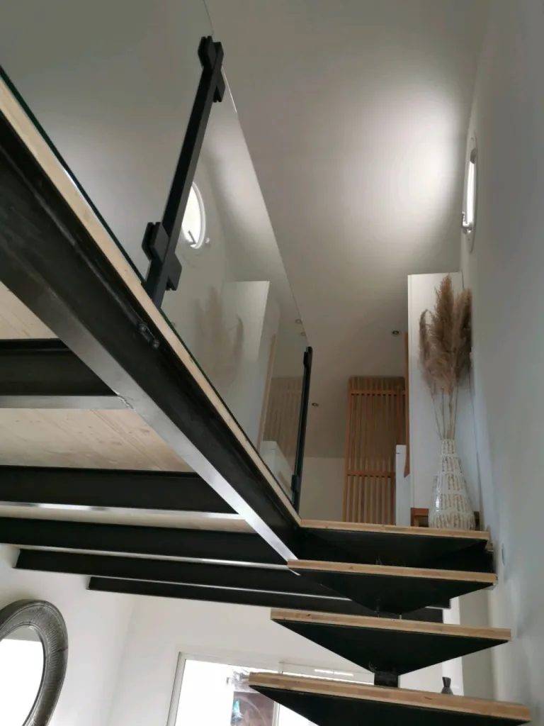 Fabrication et pose de Garde-corps sur mesure en verre à Mimet