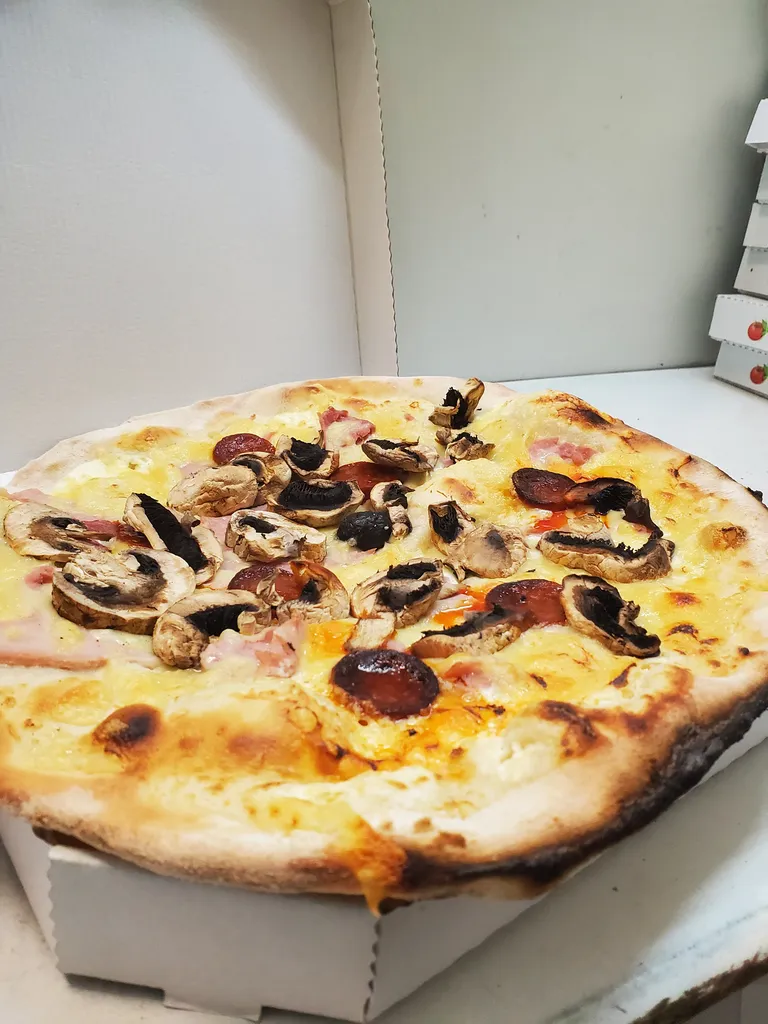 petite pizza normande à  salon de provence 