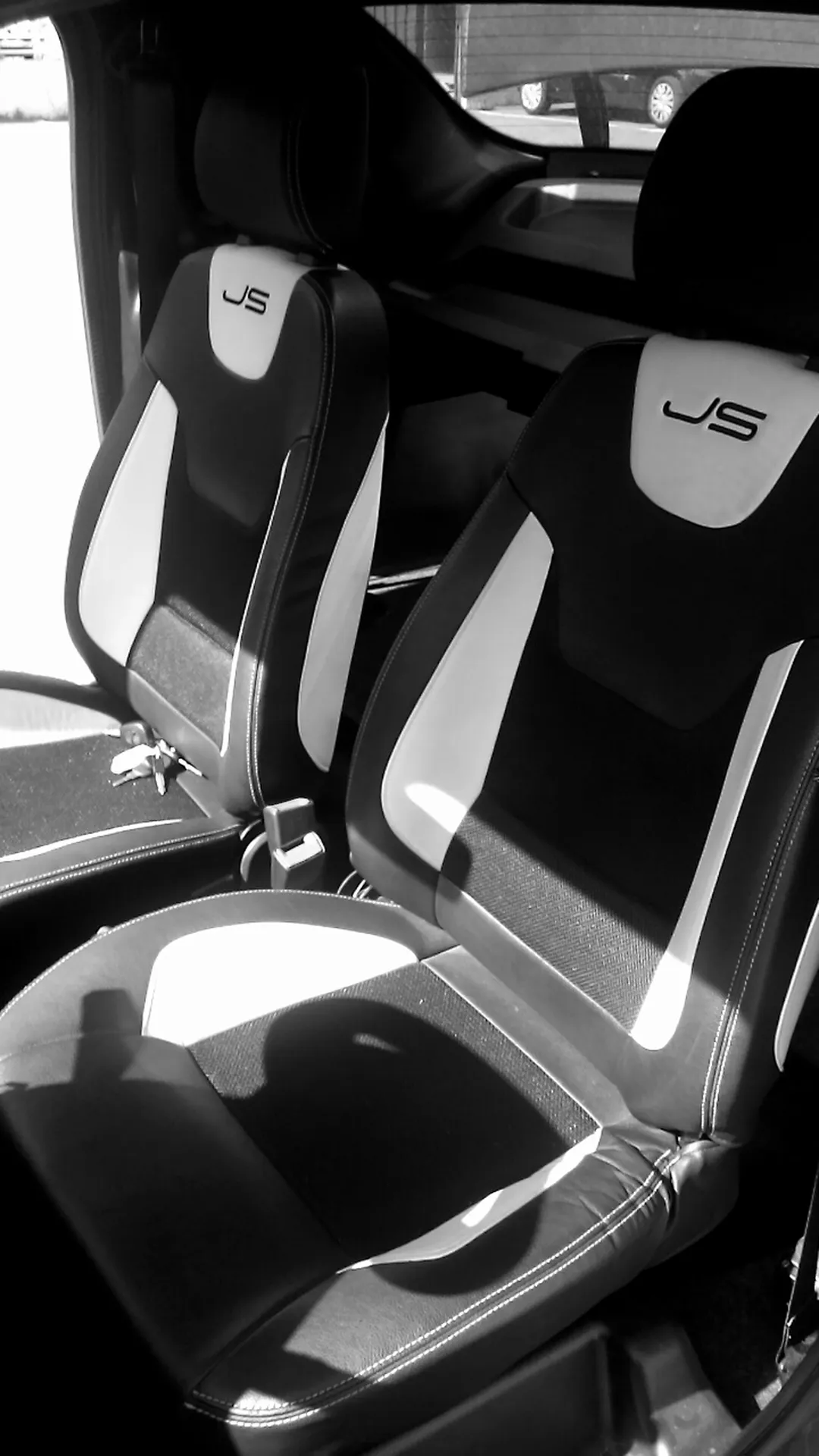 Voiture sans permis Marseille JS RC Coupé DCI + Clim