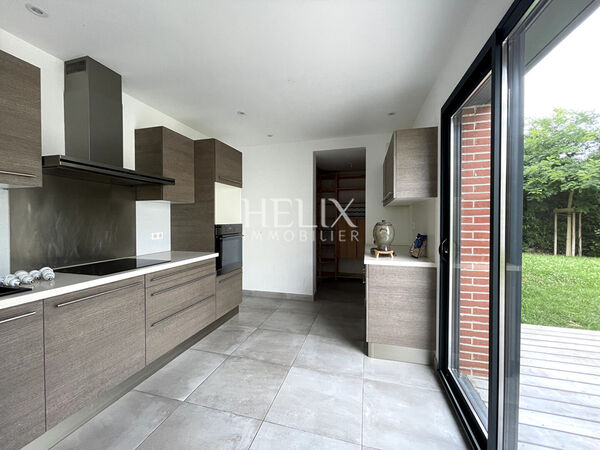 Maison à Fourqueux 232.27 M2 proche lycée international/ centre ville