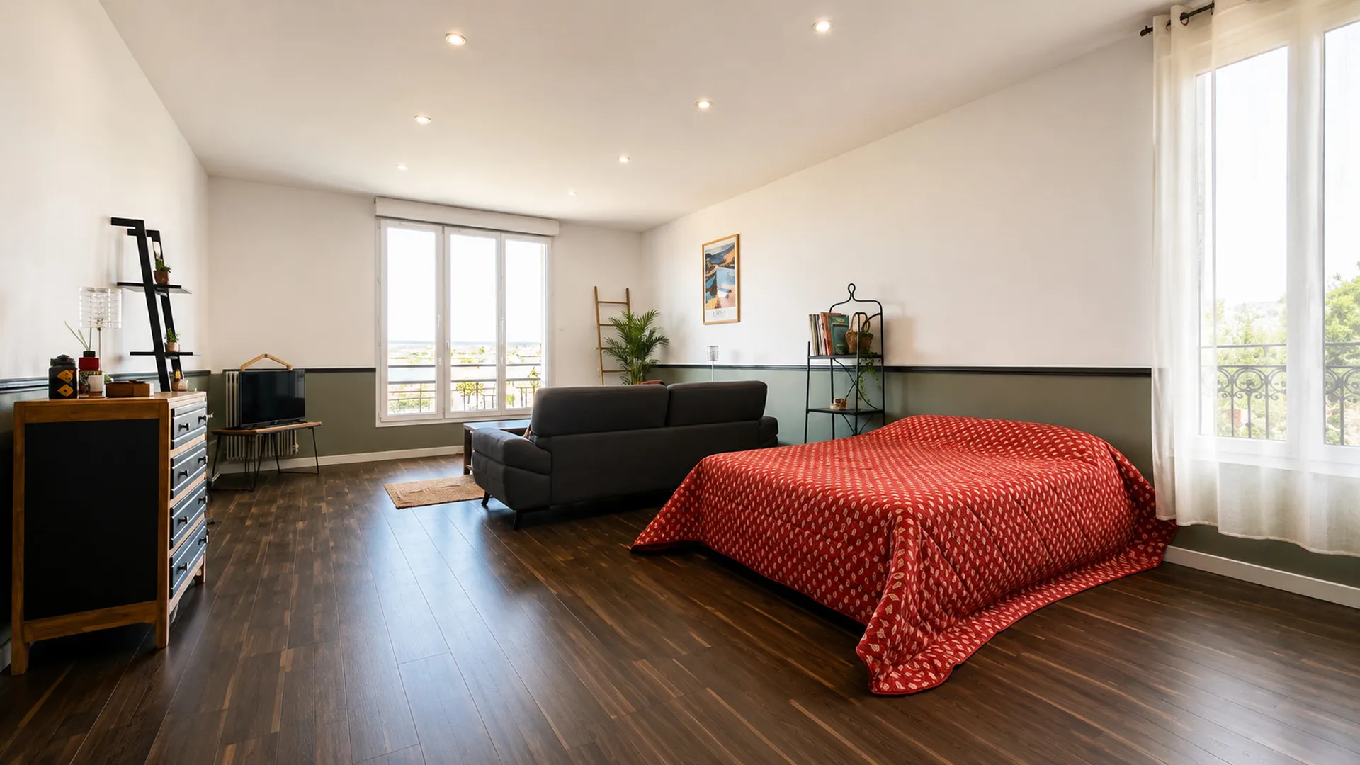 VUE MER - maison de 269m² habitables et 4 chambres, édifiée au coeur du Tréport, Normandie 76.
