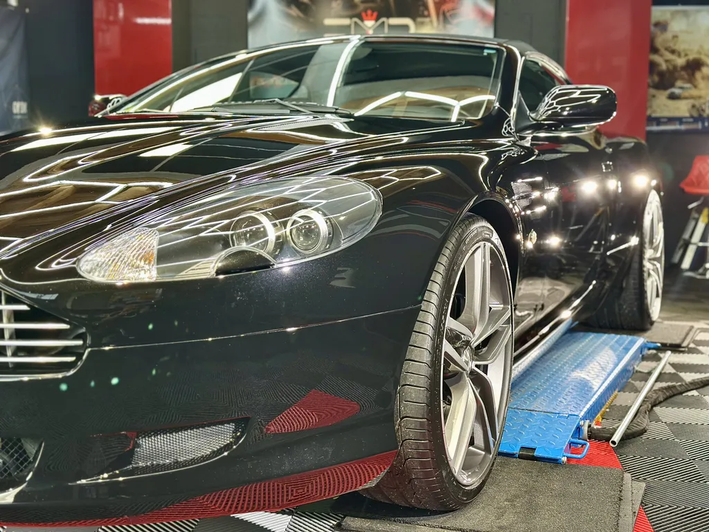 rénovation carrosserie protection PPF traitement céramique lyon Aston Martin DB9 Volante 