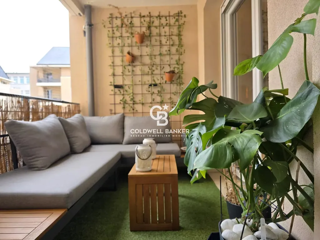 Terrasse de plus de 6 m² sur cour, calme en plein centre-ville du Mans