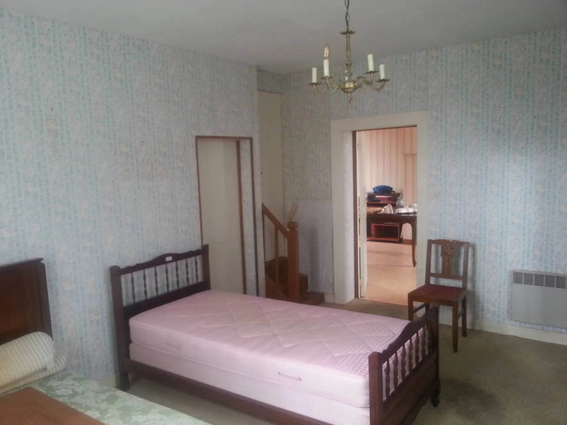 a vendre longère briques proche commerces, mer, chambre en rdc, point eau